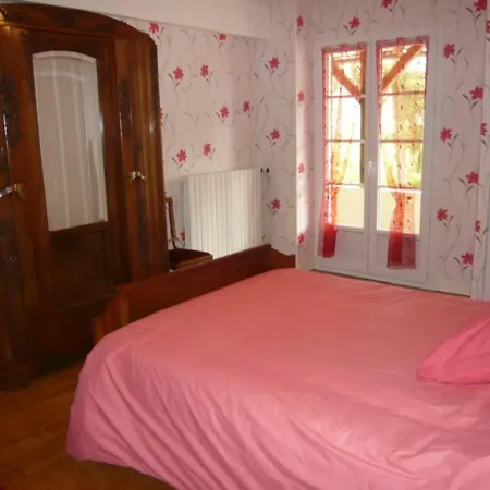 Maison Spacieuse Avec Jardin Clos, Piscine Privative Et Sauna, Proche Centre De Saint-pourcain - Fr-1-489-60 Holiday home
